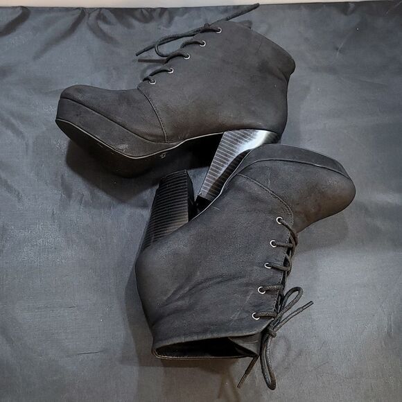 MOSSIMO SUPPLY CO WOMEN'S SUEDE HIGH HEEL ANKLE BOOTS - Picture 13 of 16